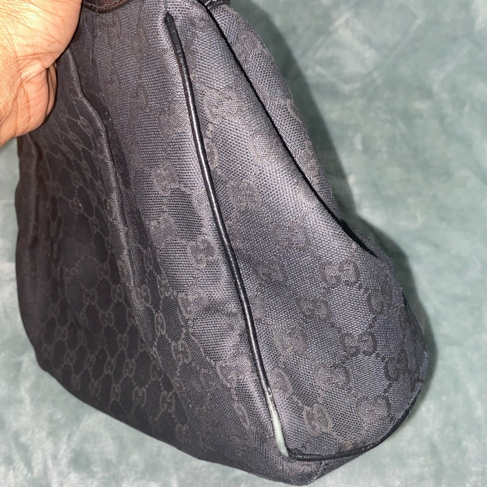 Authentic Vintage Gucci Handbag - Picture 4 of 11